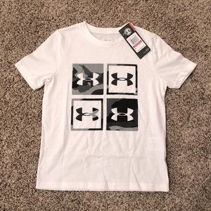 NWT - Youth XS White and Black Under Armour Logo T-Shirt